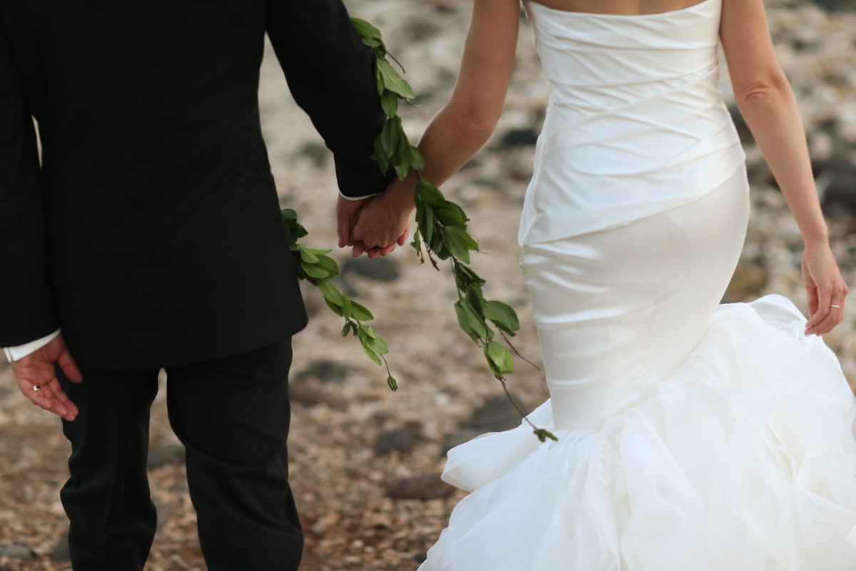 EatSleepWear, Wedding, Beach Wedding, Reception, Alison Conklin, Maui, Hawaii, Olowalu Plantation House, Vera Wang, Kimberly Pesch, Kimberly Lapides, Beach Wedding