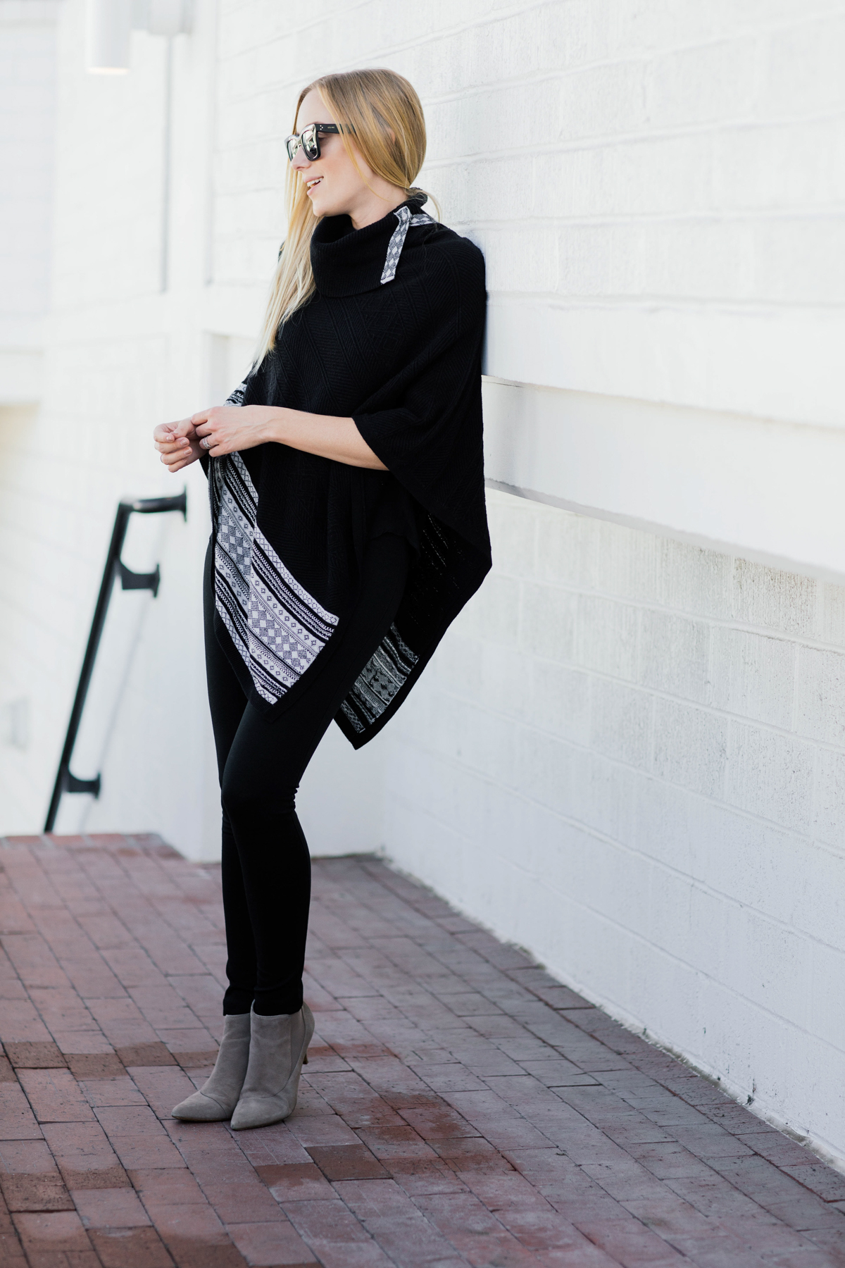 eatsleepwear, kimberly lapides, outfit, white house black market, whbm, holiday, poncho