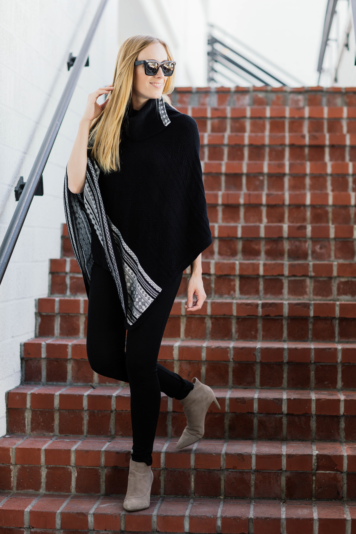 eatsleepwear, kimberly lapides, outfit, white house black market, whbm, holiday, poncho