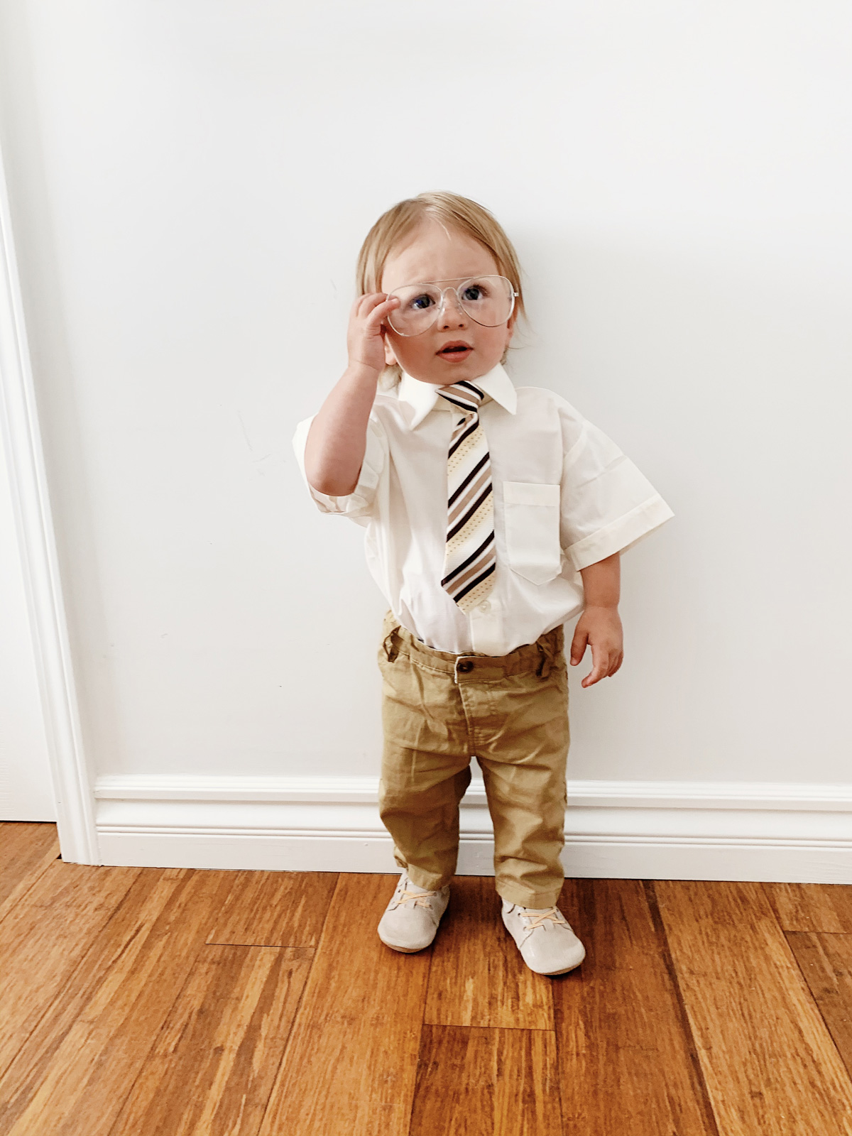 Kimberly Lapides of eatsleepwear sharing a DIY Dwight Schrute from The Office Show Halloween costume featuring freshly picked, pippa and julie and amazon.