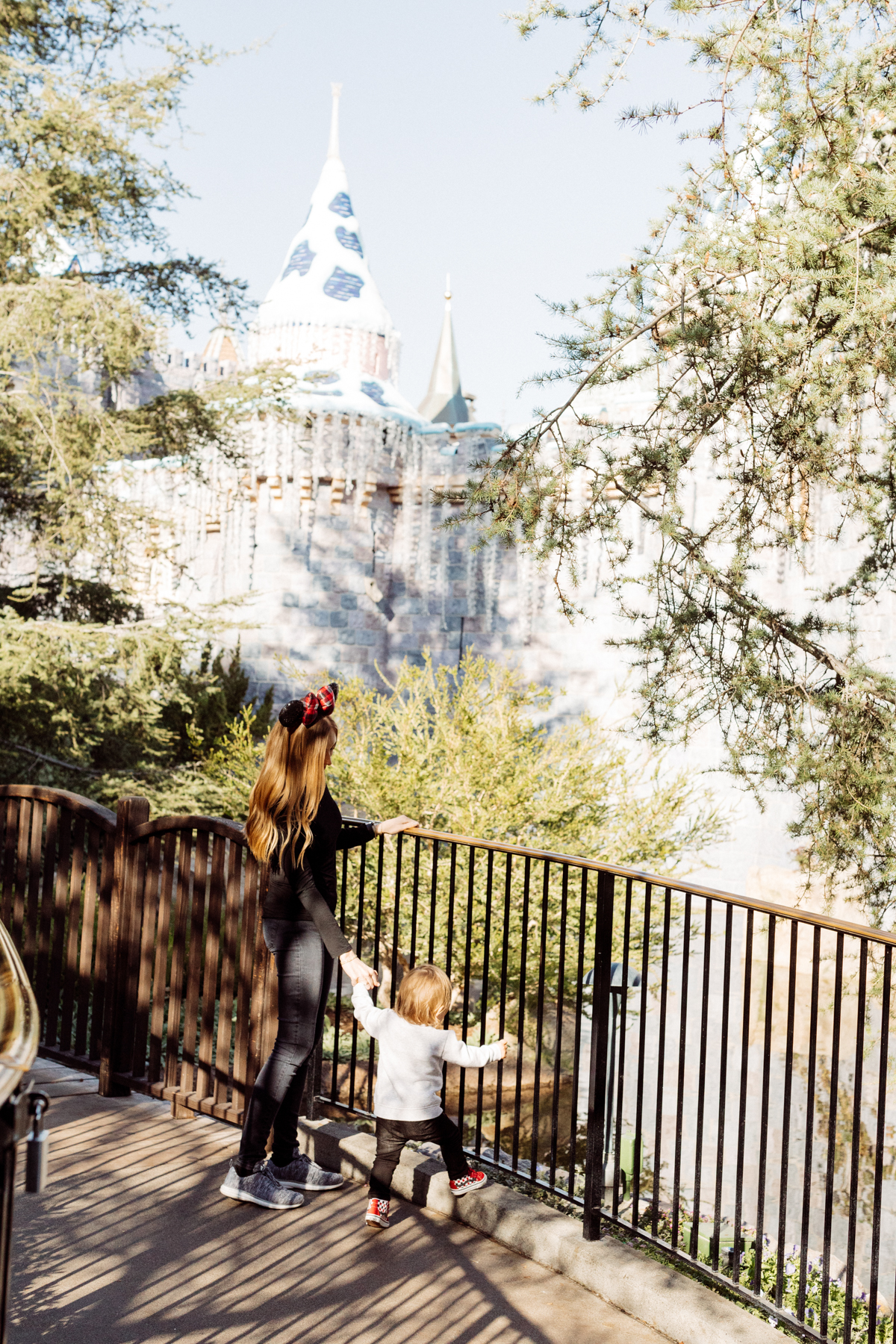 eatsleepwear kimberly lapides The holidays at Disneyland Resort at sleeping beauty's castle