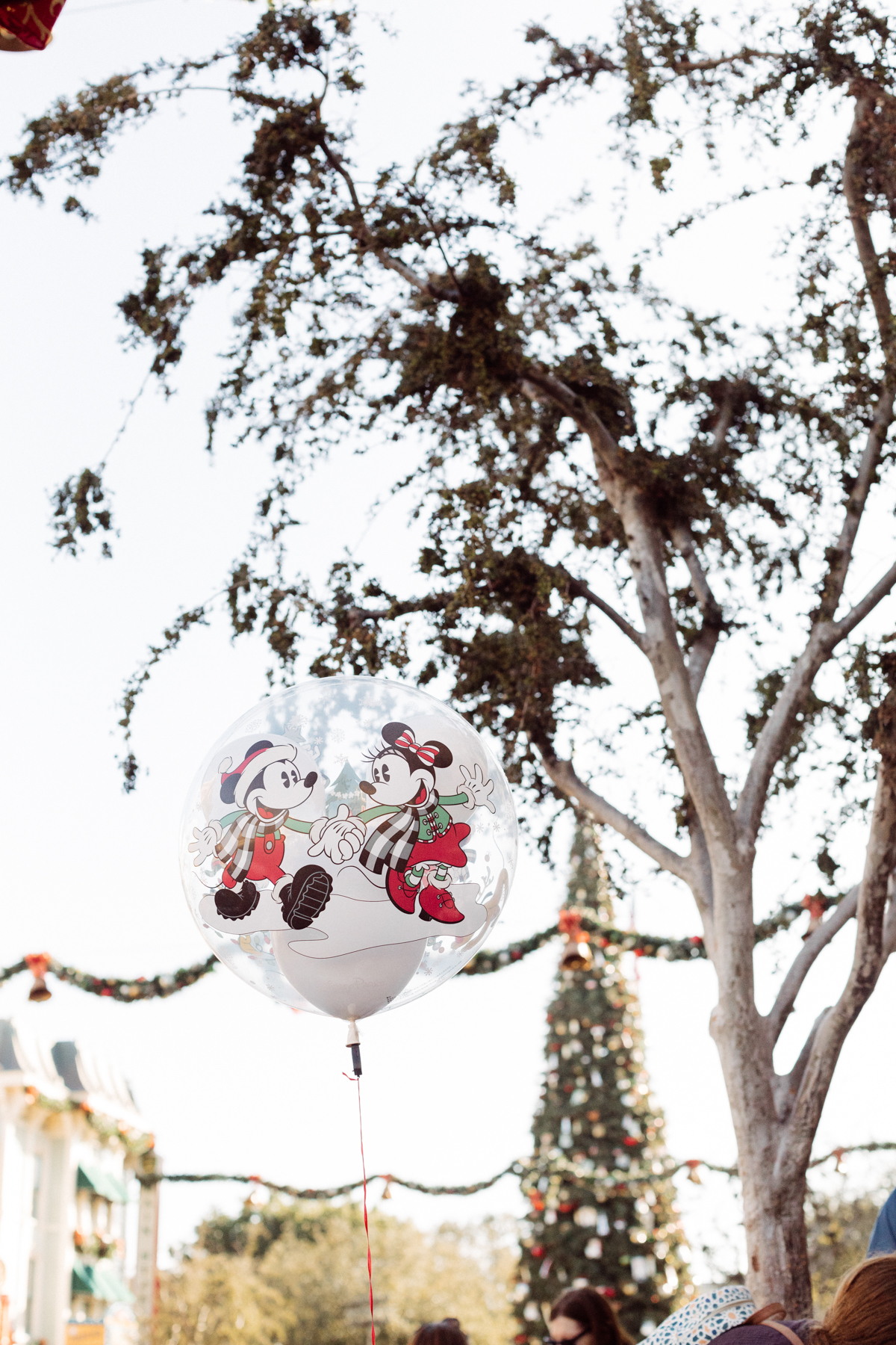 eatsleepwear kimberly lapides The holidays at Disneyland Resort and the holiday mickey mouse balloon
