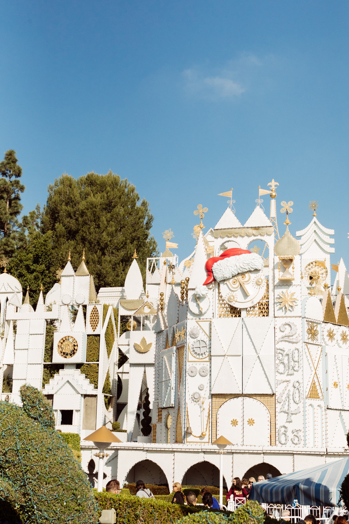 eatsleepwear kimberly lapides The holidays at Disneyland Resort at main its a small world