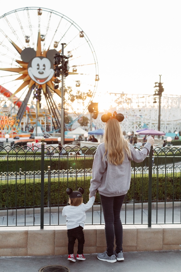 eatsleepwear kimberly lapides The holidays at Disneyland Resort and Disney