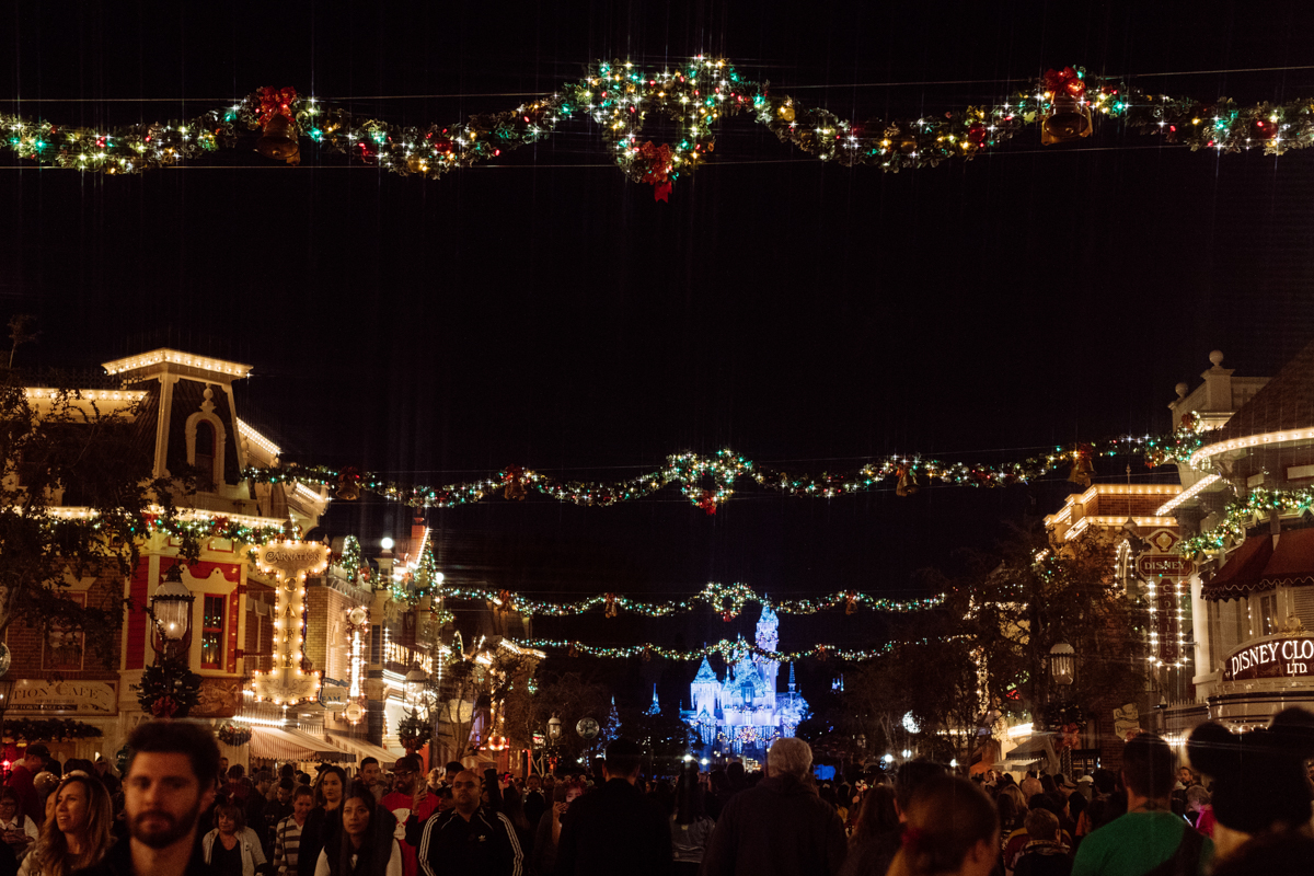 eatsleepwear kimberly lapides The holidays at Disneyland Resort holiday decor and main street usa christmas tree at night