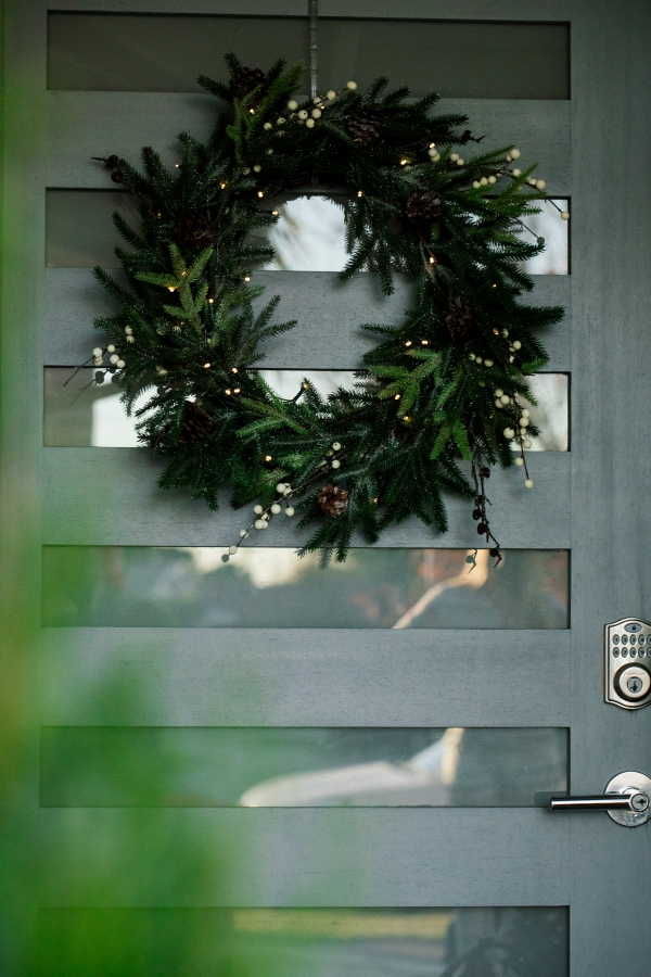 Outside Holiday Decor of wreath on front door